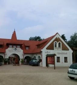 Sobri Jóska Kaland- és Élménypark Apartmanok