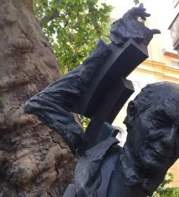 Solti György szobra