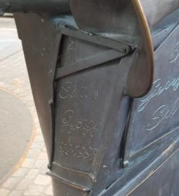 Solti György szobra