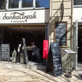 SonkaArcok Bárkonyha, Budapest - Külső kép