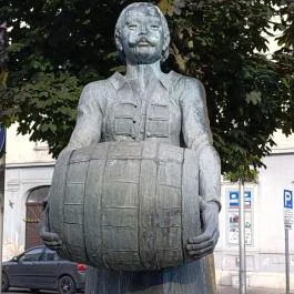 Sörmester szobra Sopron - Egyéb