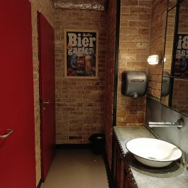 Spíler Biergarten Budapest - Mosdó