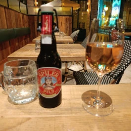 Spíler Biergarten Budapest - Étel/ital