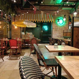 Spíler Biergarten Budapest - Belső