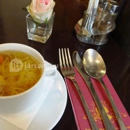 Spinoza Café Budapest - Étel/ital