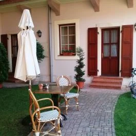 St. George Residence Hotel Budapest - Medence/kert