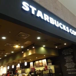 Starbucks - Corvin Plaza Budapest - Külső kép