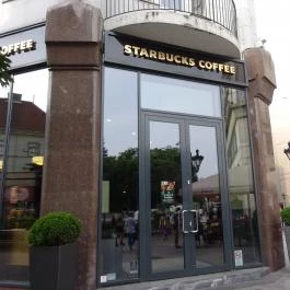 Starbucks - Deák Ferenc utca Budapest - Külső kép