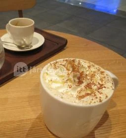 Starbucks - Duna Plaza