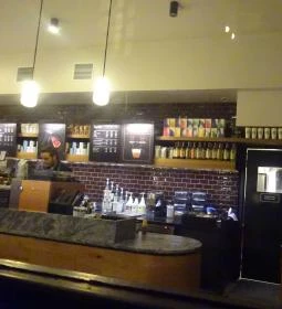 Starbucks - Egyetem tér