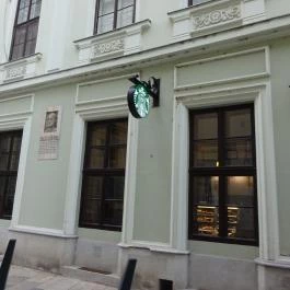 Starbucks - Egyetem tér Budapest - Külső kép