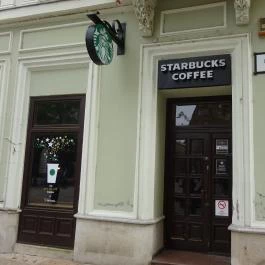 Starbucks - Egyetem tér Budapest - Külső kép