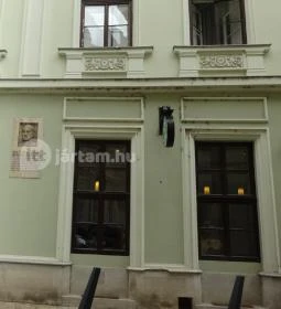 Starbucks - Egyetem tér