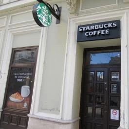 Starbucks - Egyetem tér Budapest - Külső kép