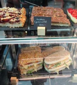 Starbucks - Etele Plaza