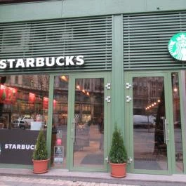 Starbucks - Ferenciek tere Budapest - Külső kép