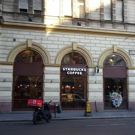 Starbucks - Erzsébet körút Budapest - Külső kép