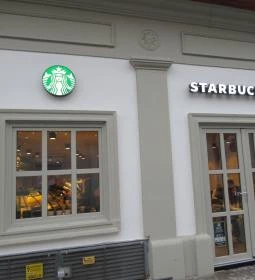 Starbucks - Kolosy tér