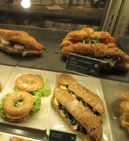 Starbucks - Kolosy tér