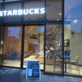 Starbucks - Nyugati tér Budapest - Külső kép