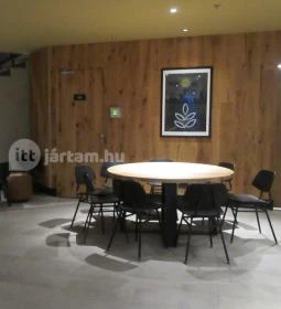 Starbucks - Nyugati tér