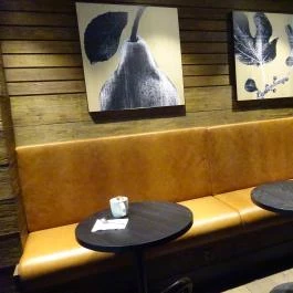 Starbucks - WestEnd City Center Budapest - Belső