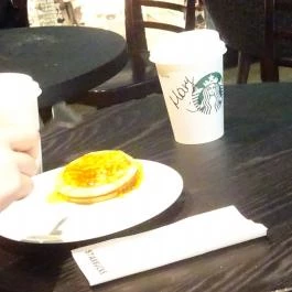 Starbucks - WestEnd City Center Budapest - Étel/ital