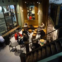 Starbucks - WestEnd City Center Budapest - Belső