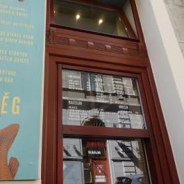 Stég - Halsütöde - Gozsdu Udvar Budapest - Külső kép