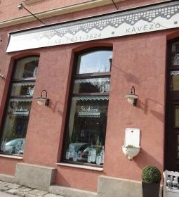 Stelázsi Kávézó, Étterem & Borbár