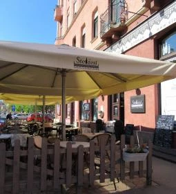 Stelázsi Kávézó, Étterem & Borbár