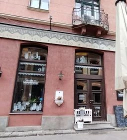 Stelázsi Kávézó, Étterem & Borbár