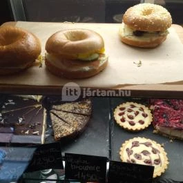 Stranger Café Budapest - Étel/ital