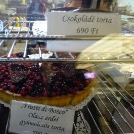 Street Food Pont - Duna Plaza, Budapest - Étel/ital