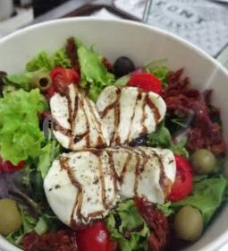 Street Food Pont - Duna Plaza