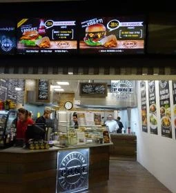 Street Food Pont - Duna Plaza