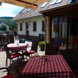 Stübli Vendéglő, Nagykovácsi - Külső kép