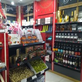 Stühmer Édességbolt Gyöngyös , Gyöngyös - Étel/ital