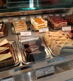 Stühmer Mintabolt, Cukrászda & Cremeria