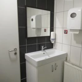 Stühmer Mintabolt & Cukrászda, Maklár - Mosdó