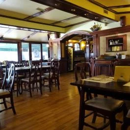 Submarine Station Étterem Budapest - Belső