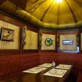 Submarine Station Étterem Budapest - Belső