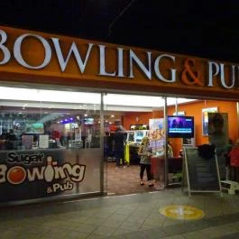 Sugár Bowling & Pub - Sugár Üzletközpont Budapest - Külső kép