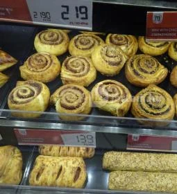 Sugár Pogácsa-Fornetti - Sugár Üzletközpont