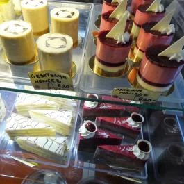 Suhajda Cukrászda Budaörs - Étel/ital