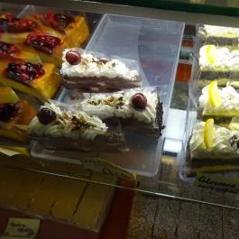 Suhajda Cukrászda Budaörs - Étel/ital