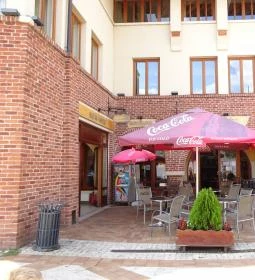 Sulyán Cukrászda (Veresegyház)