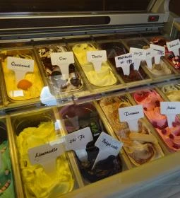 Sulyán Cukrászda (Veresegyház)