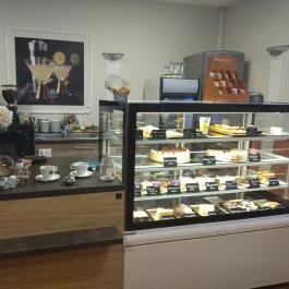 Super 8 Önkiszolgáló Étterem Budapest - Étel/ital