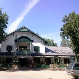 Svájci lak Étterem Nyíregyháza - Külső kép